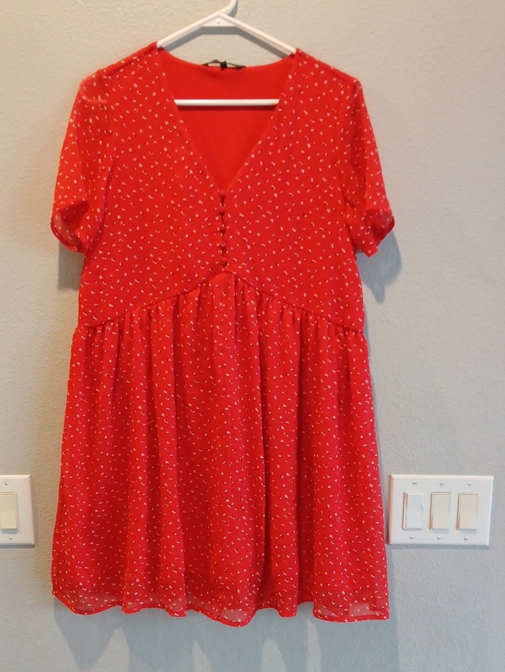 Vero Moda Small Oversized Small Polka Deo Red Short-Sleeve Dress with V-Neck